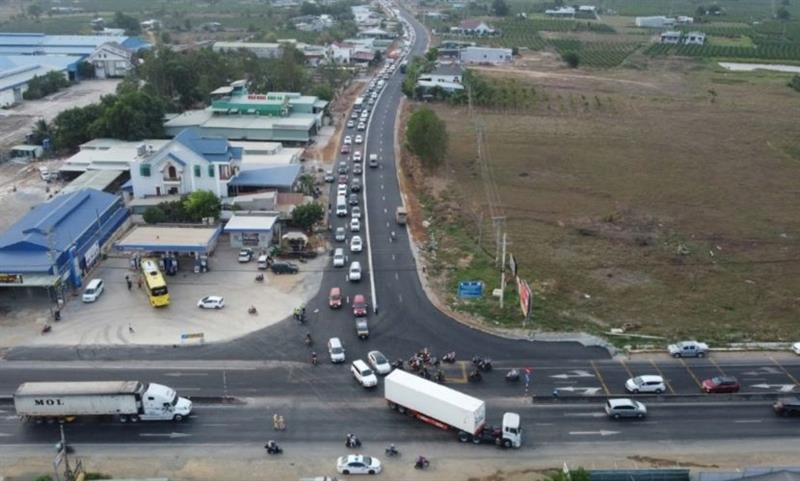 Xây cầu vượt QL1 ở nút giao Ba Bàu vào cao tốc Phan Thiết - Dầu Giây